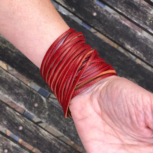 Red leather wrap bracelet/choker - Picture 3 of 9